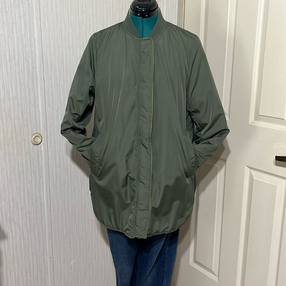 Banana Republic Reversible Jacket in Green & neon (244T)